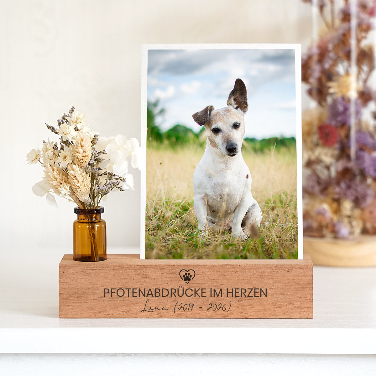 Personalisierter Fotoständer „Pfotenabdrücke im Herzen“ Andenken Hund