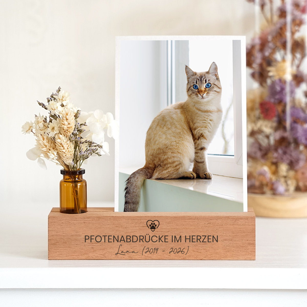Personalisierter Fotoständer „Pfotenabdrücke im Herzen" Andenken Katze