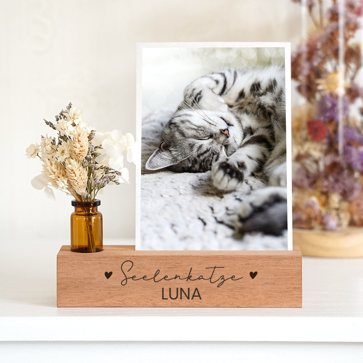 Personalisierter Fotoständer Holz „Seelenkatze“ mit Trockenblumen